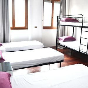 Chambre Juste Pour Femmes Dortoir